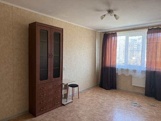 Продам однокомнатную (1-комн.) квартиру, Трудящихся б-р, 8, Колпино г