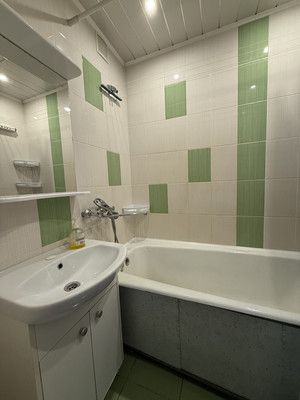 Продам однокомнатную (1-комн.) квартиру, Трудящихся б-р, 8, Колпино г