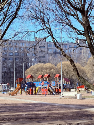 Продам однокомнатную (1-комн.) квартиру, Трудящихся б-р, 8, Колпино г