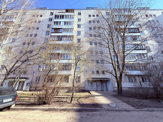 Продам однокомнатную (1-комн.) квартиру, Трудящихся б-р, 8, Колпино г