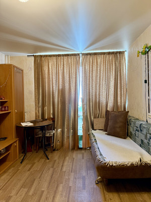 Продам 2-комн. в 8-комн. квартире, Пионерстроя ул, 12к3, Санкт-Петербург г