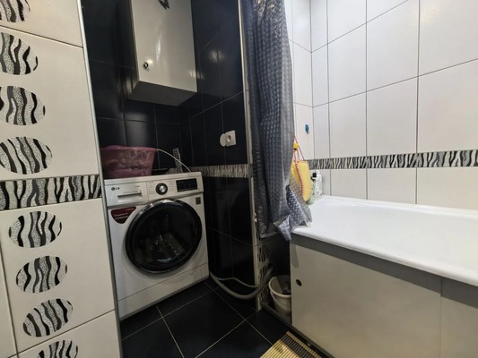 Продам двухкомнатную (2-комн.) квартиру, Рябикова б-р, 32А, Иркутск г