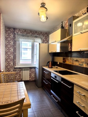 Продам трехкомнатную (3-комн.) квартиру, Университетский мкр, 30, Иркутск г