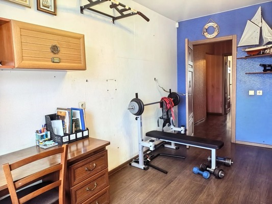 Продам трехкомнатную (3-комн.) квартиру, Университетский мкр, 30, Иркутск г