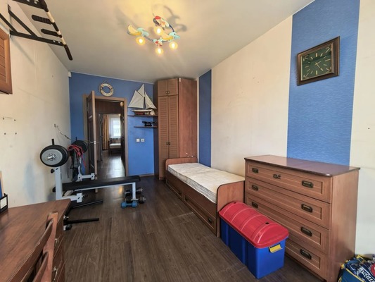 Продам трехкомнатную (3-комн.) квартиру, Университетский мкр, 30, Иркутск г