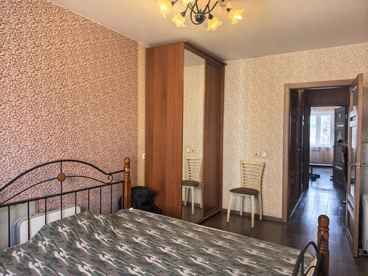 Продам трехкомнатную (3-комн.) квартиру, Университетский мкр, 30, Иркутск г