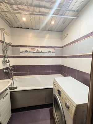 Продам трехкомнатную (3-комн.) квартиру, Университетский мкр, 30, Иркутск г