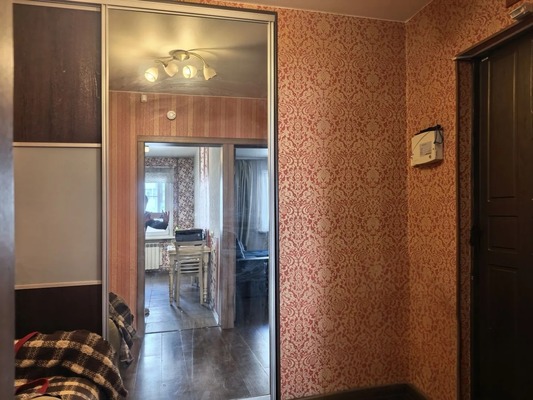 Продам трехкомнатную (3-комн.) квартиру, Университетский мкр, 30, Иркутск г