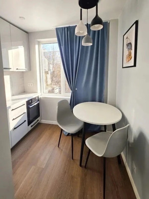 Продам многокомнатную квартиру, Днепропетровская ул, 27к1, Москва г