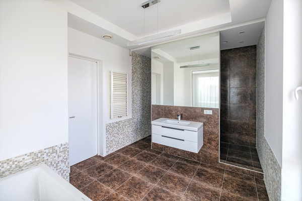 Продам многокомнатную квартиру, Береговая (Шувалово тер.) ул, 27к1, Санкт-Петербург г