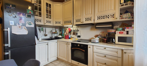 Продам трехкомнатную (3-комн.) квартиру, Школьная (Западный мкр.) ул, 1, Октябрьский рп