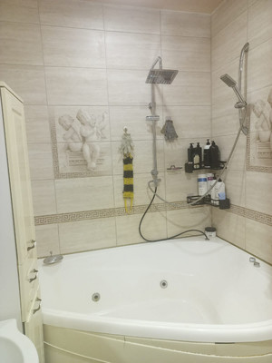 Продам трехкомнатную (3-комн.) квартиру, Школьная (Западный мкр.) ул, 1, Октябрьский рп