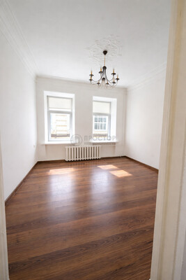 Продам двухкомнатную (2-комн.) квартиру, Садовая-Каретная ул, 8с2, Москва г