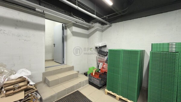 Продам коммерческое помещение 552,4 м2, Паустовского ул, 8к1, Москва г