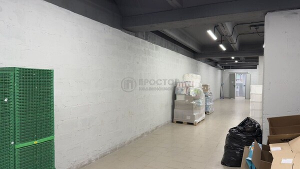 Продам коммерческое помещение 552,4 м2, Паустовского ул, 8к1, Москва г