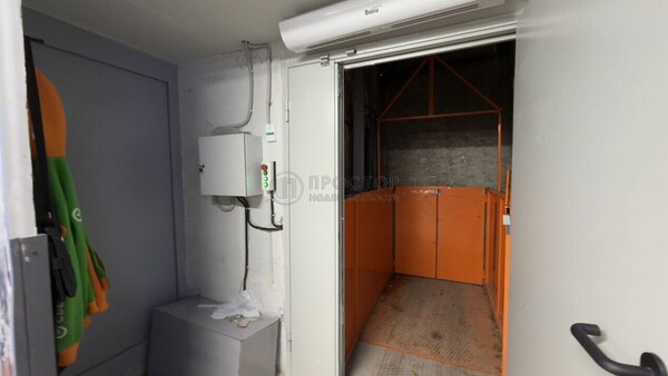 Продам коммерческое помещение 552,4 м2, Паустовского ул, 8к1, Москва г