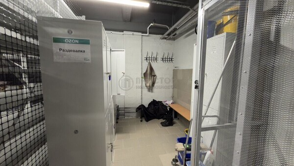 Продам коммерческое помещение 552,4 м2, Паустовского ул, 8к1, Москва г