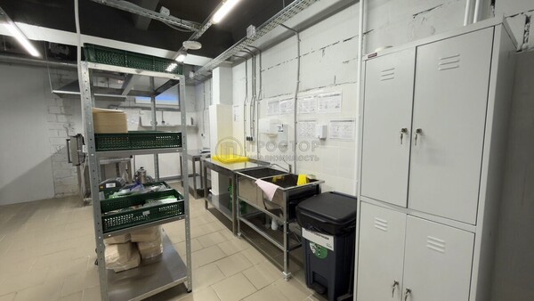 Продам коммерческое помещение 552,4 м2, Паустовского ул, 8к1, Москва г