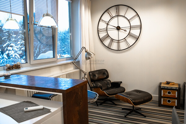 Продам трехкомнатную (3-комн.) квартиру, Родионовская ул, 18к1, Москва г