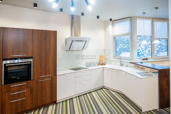 Продам трехкомнатную (3-комн.) квартиру, Родионовская ул, 18к1, Москва г