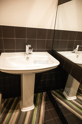 Продам трехкомнатную (3-комн.) квартиру, Родионовская ул, 18к1, Москва г