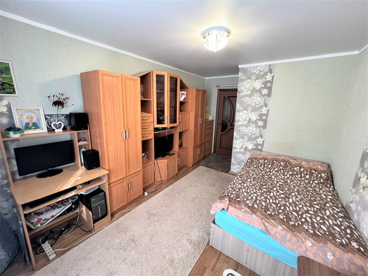 Продам двухкомнатную (2-комн.) квартиру, Вокзальная ул, 152, Брянск г