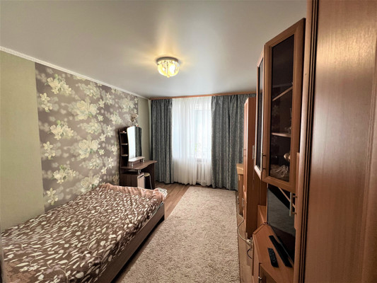 Продам двухкомнатную (2-комн.) квартиру, Вокзальная ул, 152, Брянск г