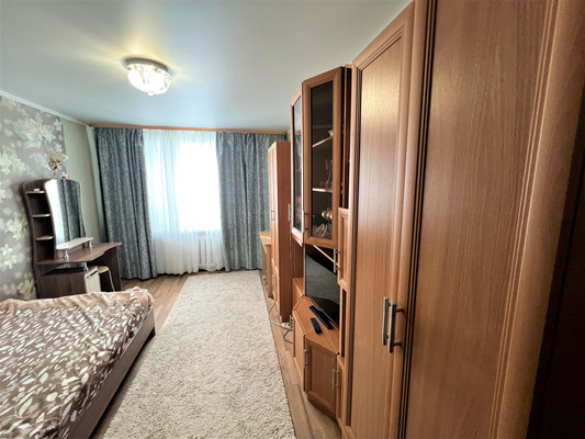 Продам двухкомнатную (2-комн.) квартиру, Вокзальная ул, 152, Брянск г