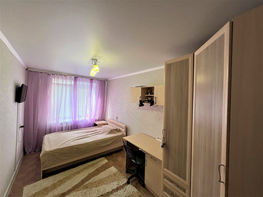 Продам двухкомнатную (2-комн.) квартиру, Вокзальная ул, 152, Брянск г