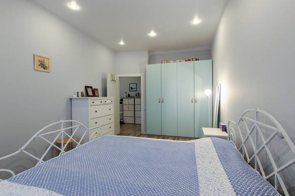 Продам двухкомнатную (2-комн.) квартиру, Ушаковская наб, 3, Санкт-Петербург г