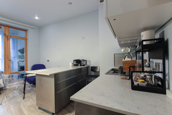 Продам двухкомнатную (2-комн.) квартиру, Ушаковская наб, 3, Санкт-Петербург г