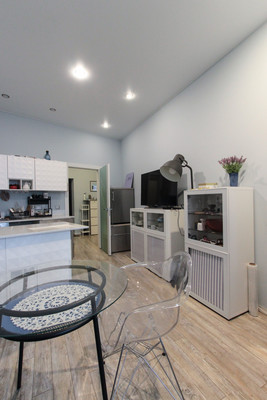 Продам двухкомнатную (2-комн.) квартиру, Ушаковская наб, 3, Санкт-Петербург г