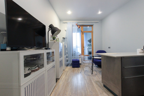 Продам двухкомнатную (2-комн.) квартиру, Ушаковская наб, 3, Санкт-Петербург г