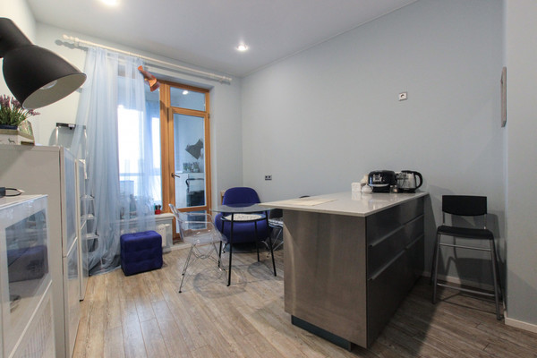 Продам двухкомнатную (2-комн.) квартиру, Ушаковская наб, 3, Санкт-Петербург г