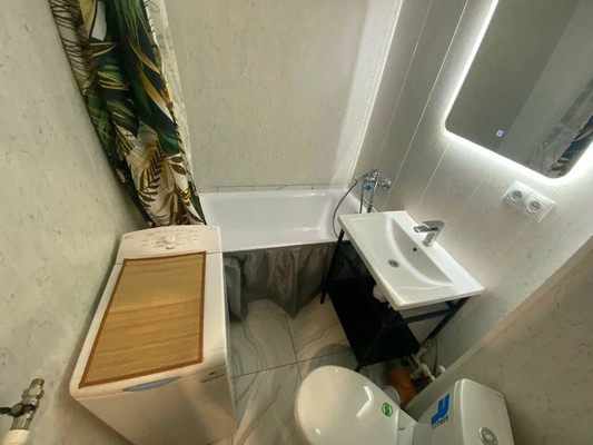 Продам двухкомнатную (2-комн.) квартиру, Жуковского ул, 11/24, Королев г