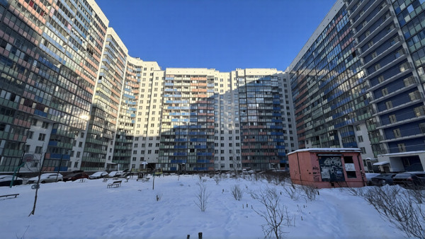 Продам однокомнатную (1-комн.) квартиру, Петровский б-р, 14к1, Мурино п