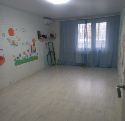 Продам двухкомнатную (2-комн.) квартиру, им. Героя Аверкиева А.А. ул, 13, Краснодар г