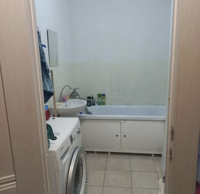 Продам двухкомнатную (2-комн.) квартиру, им. Героя Аверкиева А.А. ул, 13, Краснодар г