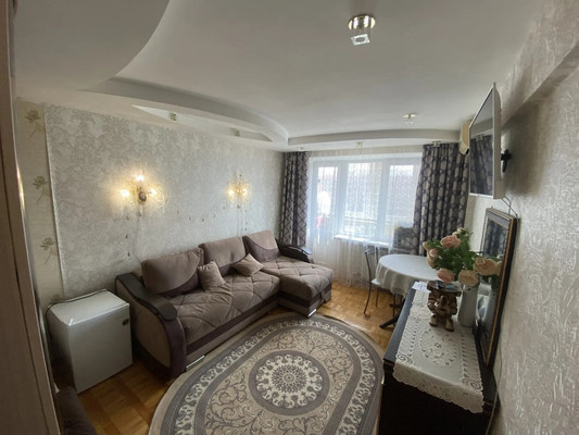 Продам трехкомнатную (3-комн.) квартиру, Азовская ул, 16, Армавир г