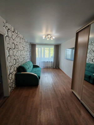 Продам двухкомнатную (2-комн.) квартиру, Лейтенанта Яналова ул, 36, Калининград г