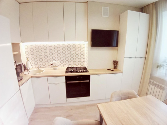 Продам двухкомнатную (2-комн.) квартиру, Суздальская ул, 20к3, Калининград г