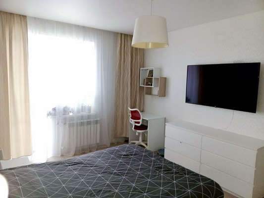 Продам двухкомнатную (2-комн.) квартиру, Суздальская ул, 20к3, Калининград г