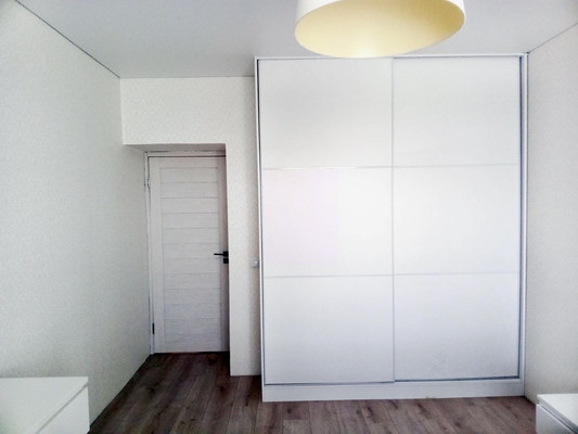 Продам двухкомнатную (2-комн.) квартиру, Суздальская ул, 20к3, Калининград г