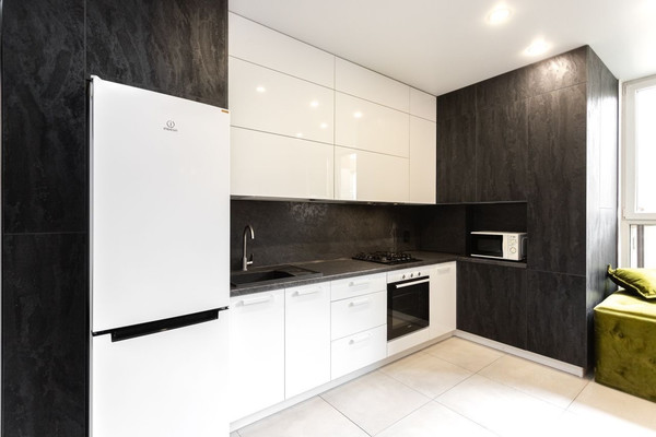 Продам двухкомнатную (2-комн.) квартиру, Победы пр-кт, 80, Калининград г