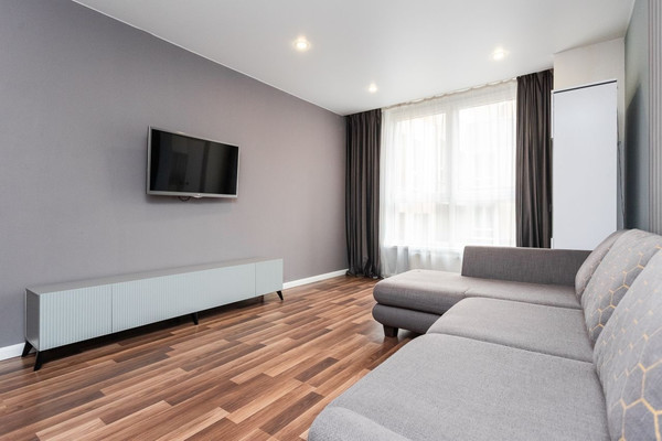 Продам двухкомнатную (2-комн.) квартиру, Победы пр-кт, 80, Калининград г