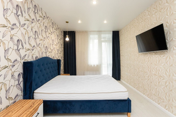 Продам двухкомнатную (2-комн.) квартиру, Победы пр-кт, 80, Калининград г