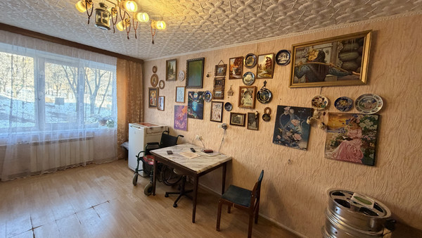 Продам трехкомнатную (3-комн.) квартиру, Горького ул, 24, Малино рп