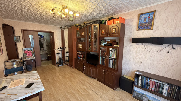 Продам трехкомнатную (3-комн.) квартиру, Горького ул, 24, Малино рп