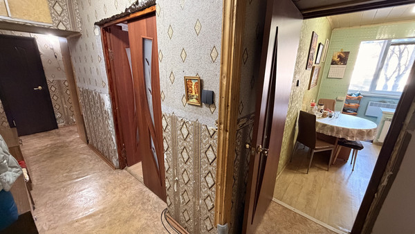 Продам трехкомнатную (3-комн.) квартиру, Горького ул, 24, Малино рп