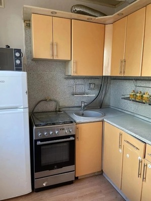 Продам трехкомнатную (3-комн.) квартиру, Пионерская ул, 13, Томилино рп